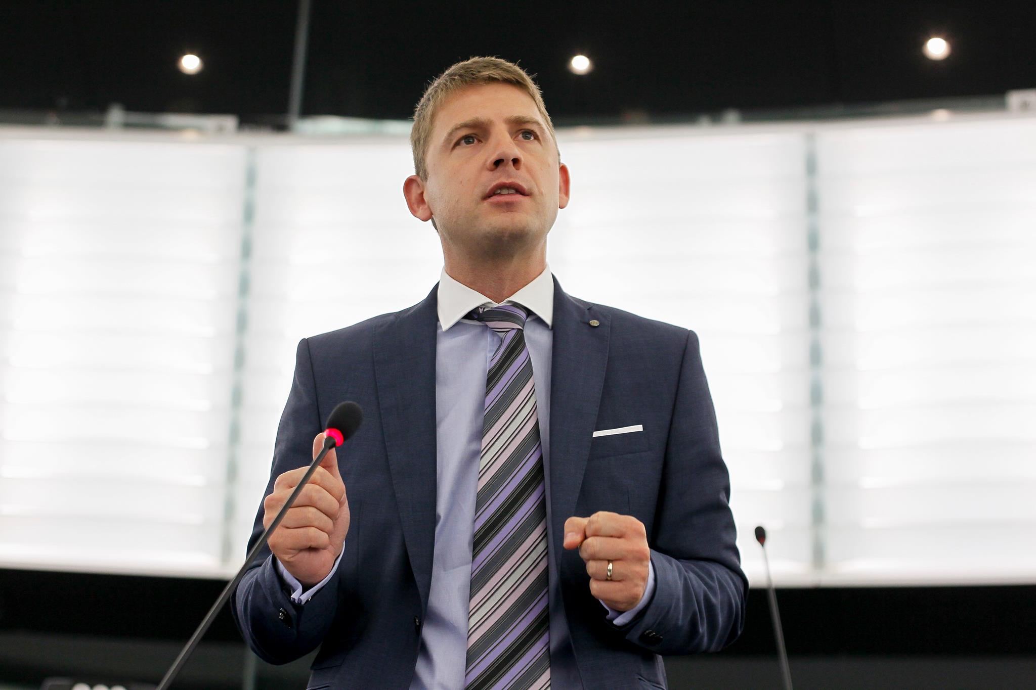 Hlasování o „Odstranění nezákonného obchodu s tabákovými výrobky“