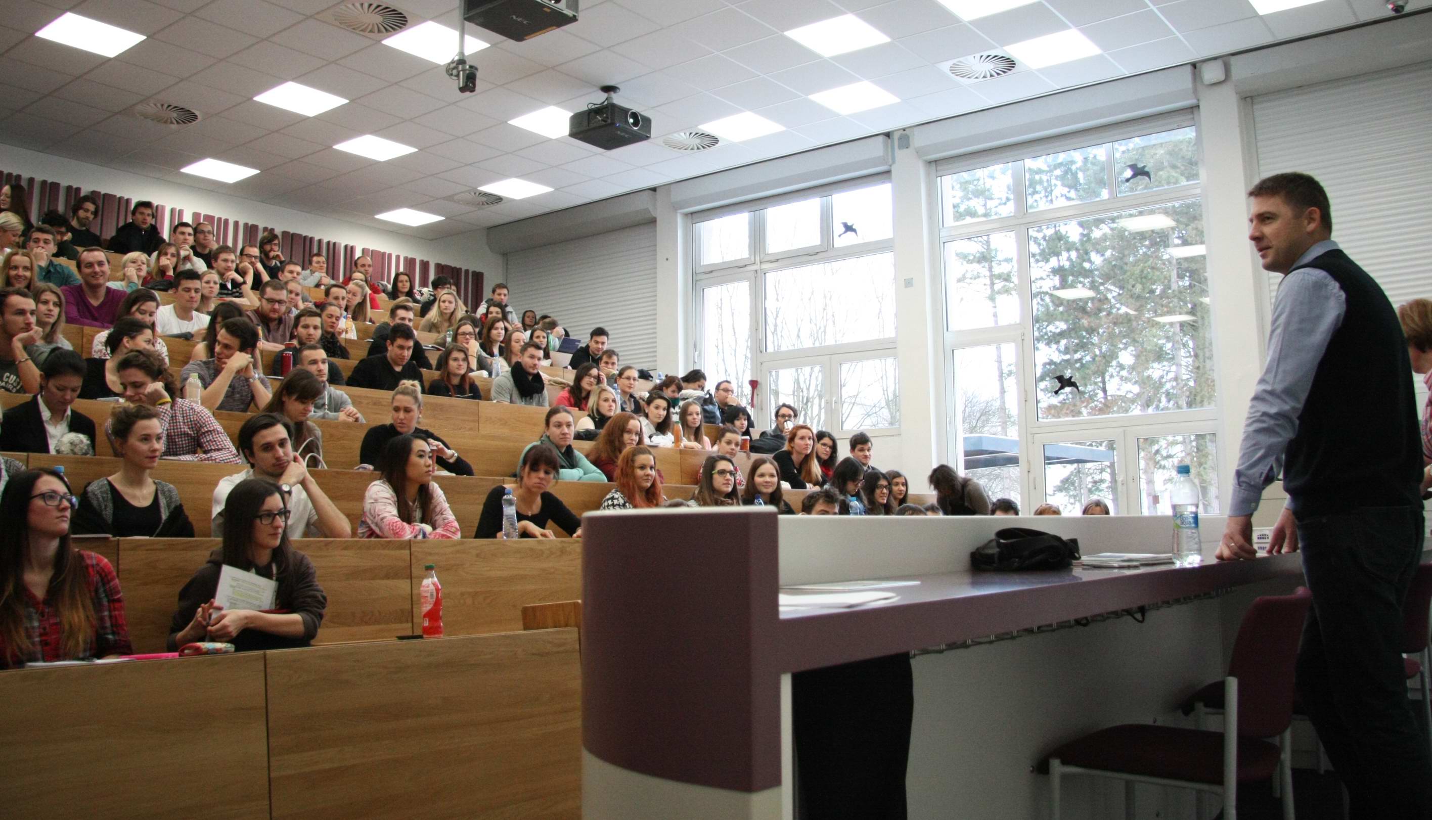 Beseda se studenty v Praze