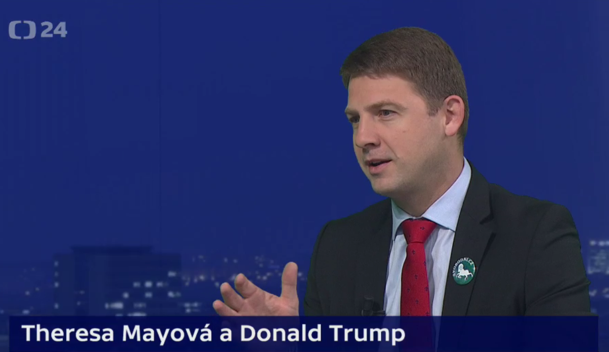 V ČT o setkání Trumpa s Mayovou